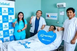 La Libertad: Médicos de EsSalud extirpan tumor de más de 20 kilos a mujer de 49 años